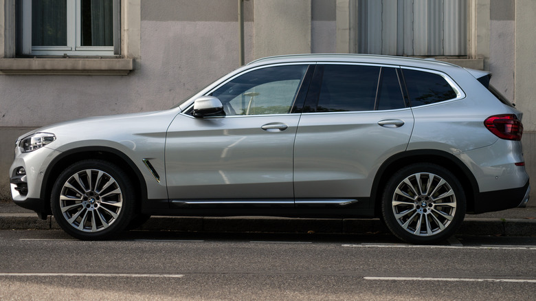 Profile view of grey BMW X3