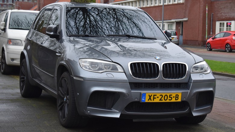 E70 BMW X5 parked