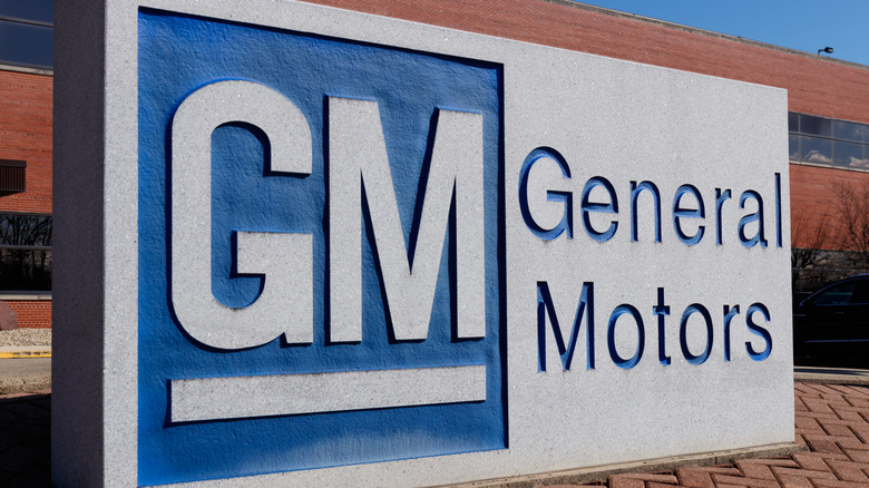 General Motors building sign