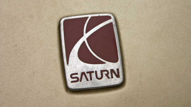 Saturn logo on car