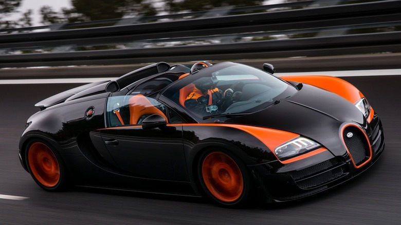 Front 3/4 view of Bugatti Veyron Grand Vitesse