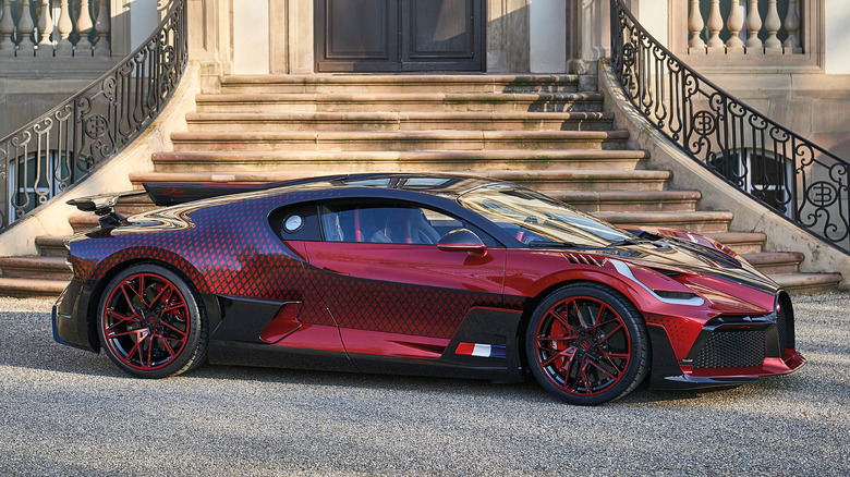 Side view of Bugatti Divo