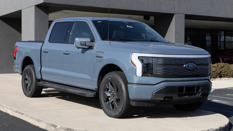 2025 Ford F-150 Lightning Crew Cab