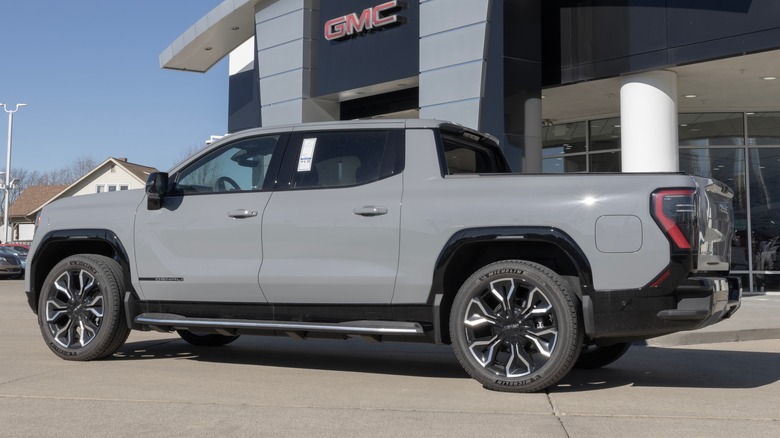 2025 GMC Sierra EV Denali