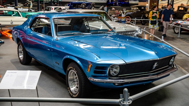 blue 1970 ford mustang