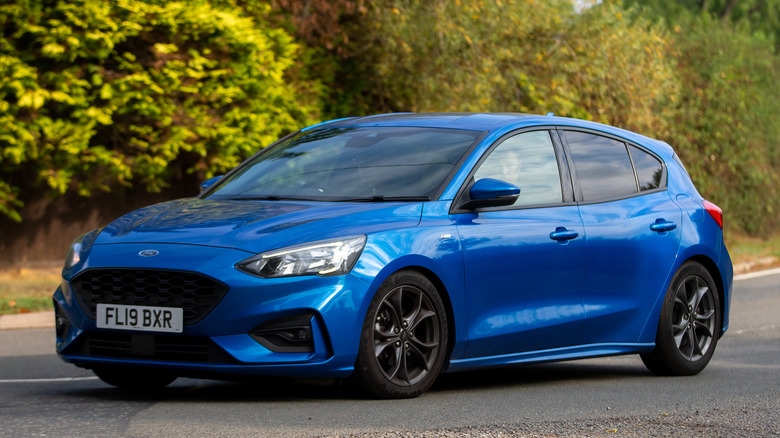 Blue Ford Focus ST cornering