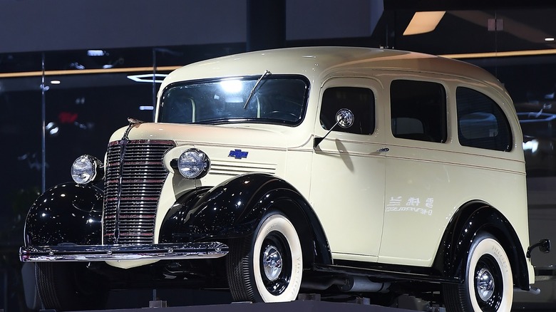 1935 Chevrolet Suburban