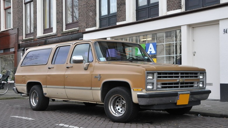 7th-generation Chevrolet Suburban 