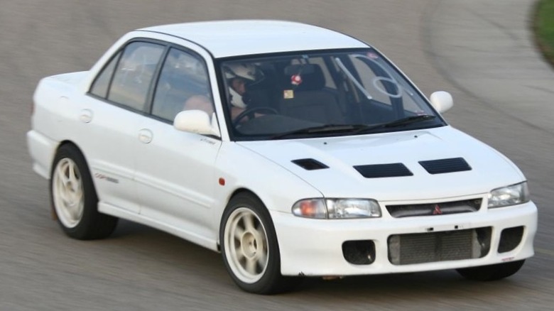 White Mitsubishi Lancer Evo I