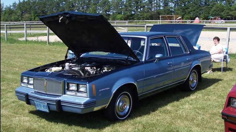 1982 Pontiac Bonneville Model G 4 Door