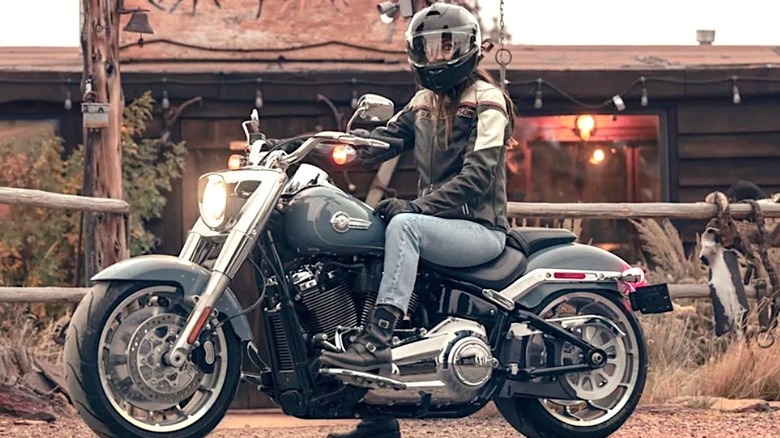 Woman Riding Fat Boy 114