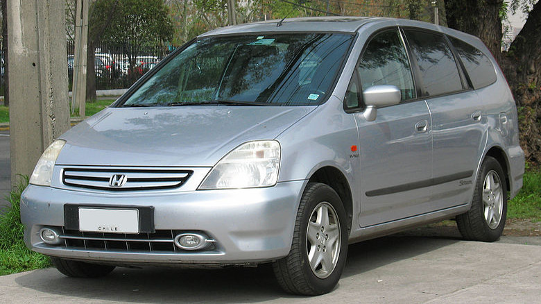 Silver Honda Stream Absolute