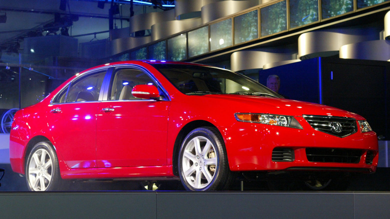 Red Acura TSX presented to the public in 2003