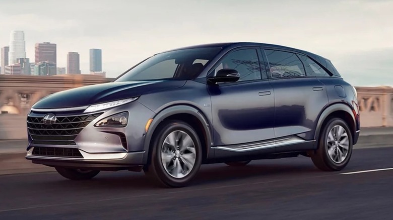 2023 Hyundai NEXO In Gray Driving Along Los Angeles Freeway