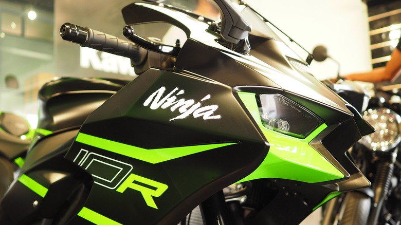 Black and Green Kawasaki NInja ZX10R