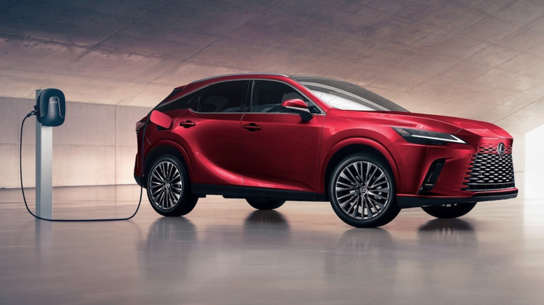 Lexus RX Plug-In Hybrid EV