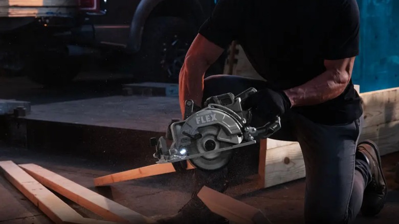 Man using Flex circular saw