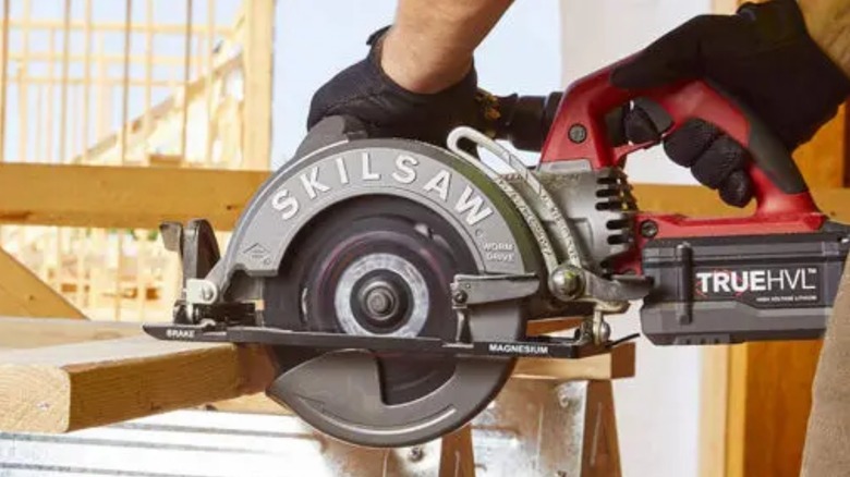 Skil Cordless Wormdrive saw at worksite