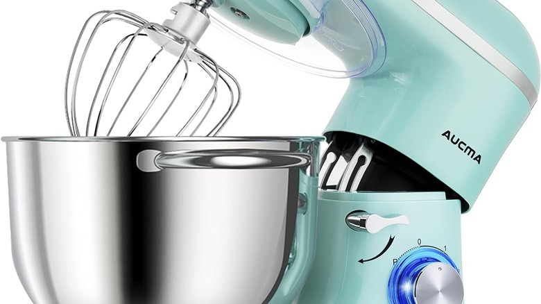 an Aucma stand mixer