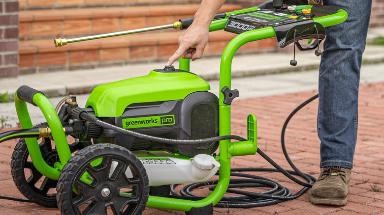 Greenworks pressure washer