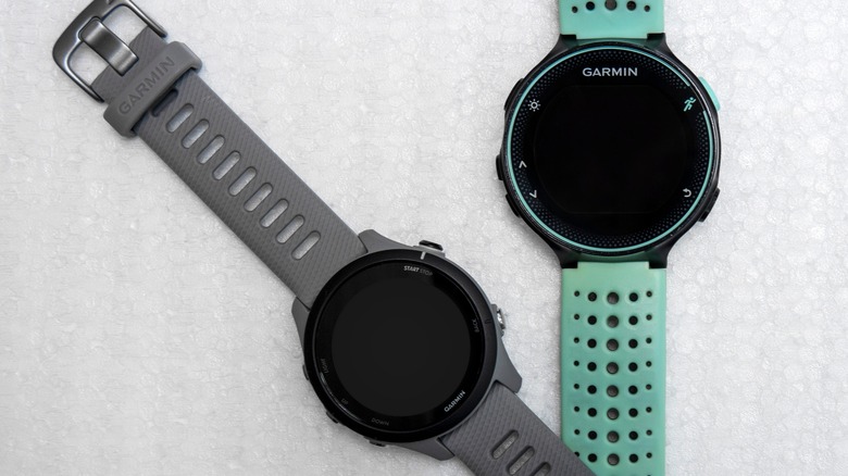 The Garmin Forefrunner 235 and 255 pictured together