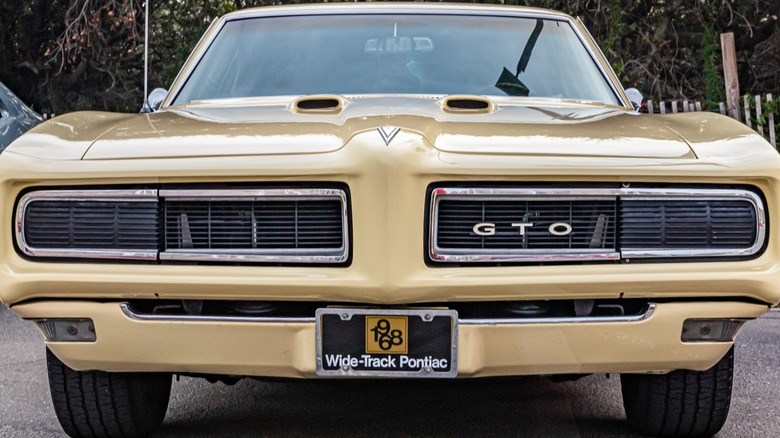 1968 Pontiac GTO front facia 