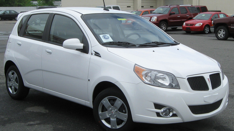 The Pontiac G3 in white, front 3/4 view