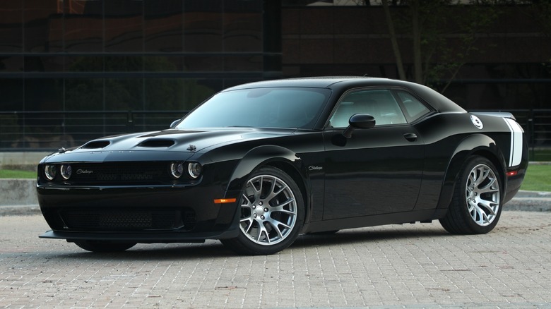 Dodge Challenger SRT Black Ghost