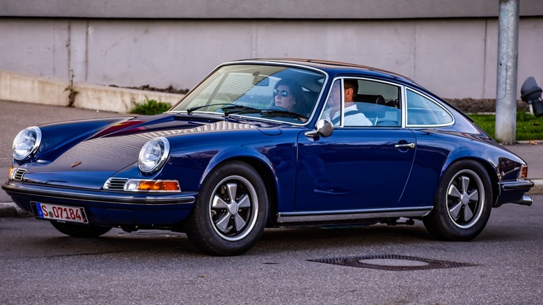 blue Porsche 911 Classic