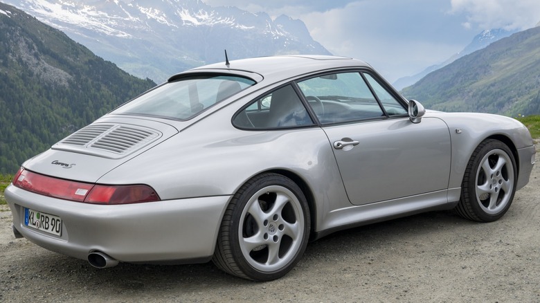 silver Porsche 993