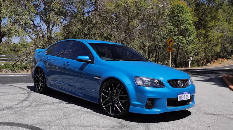 Blue Holden Commodore SS VE front 3/4 view