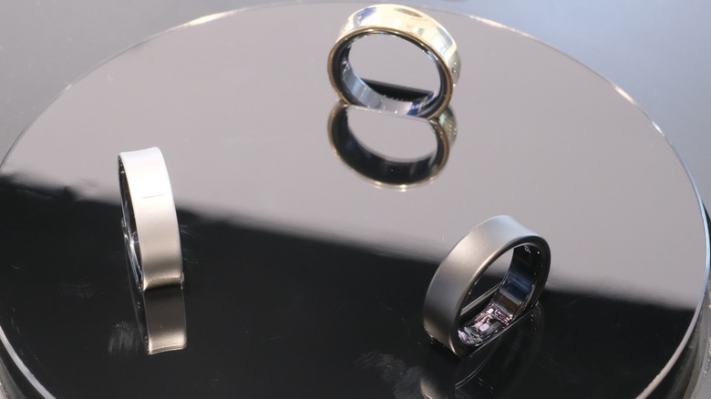 Samsung Galaxy Rings on display