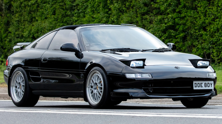 A black Toyota MR2