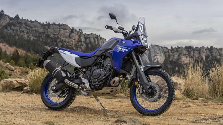 Blue 2025 Yamaha Ténéré 700 parked on dirt