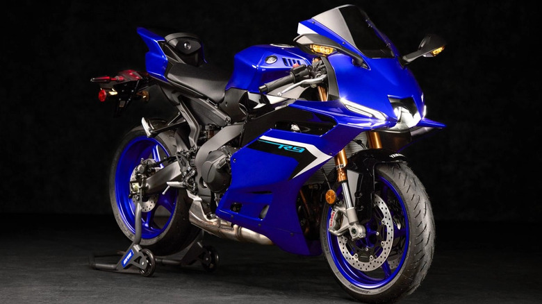 Blue 2025 Yamaha YZF-R9 press photo