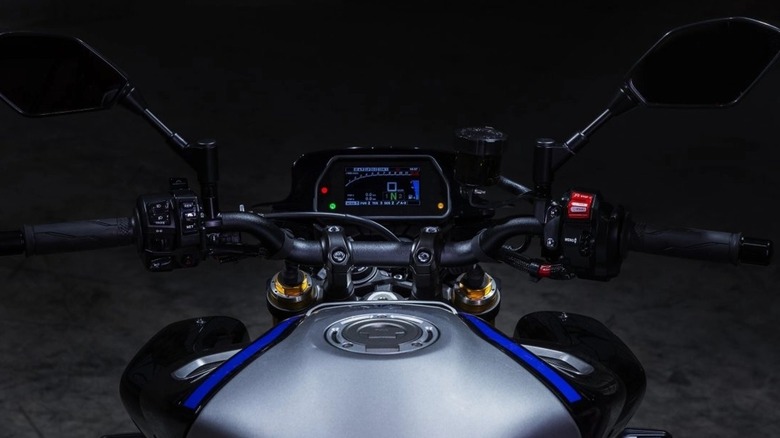 2024 Yamaha MT-10 display screen