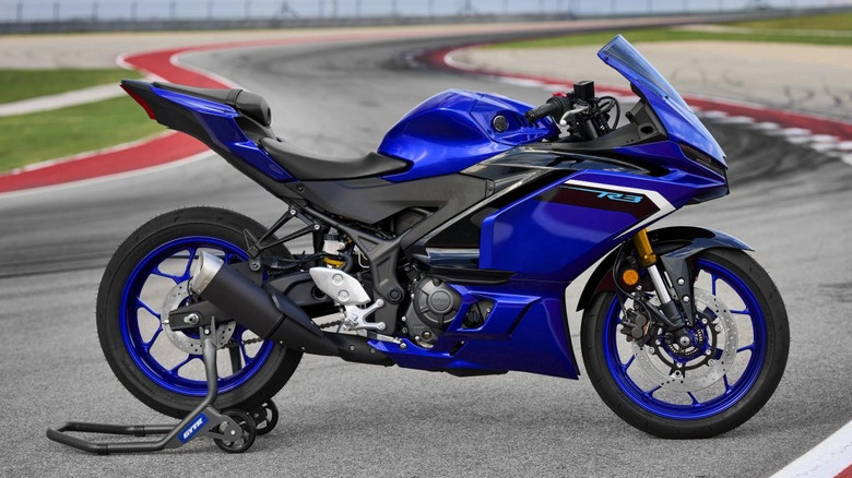 Blue Yamaha YZF-R3 parked on track