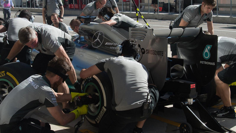 Formula 1 Mercedes pit stop