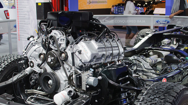 Ford SVT Raptor 6.2 Boss V8 engine