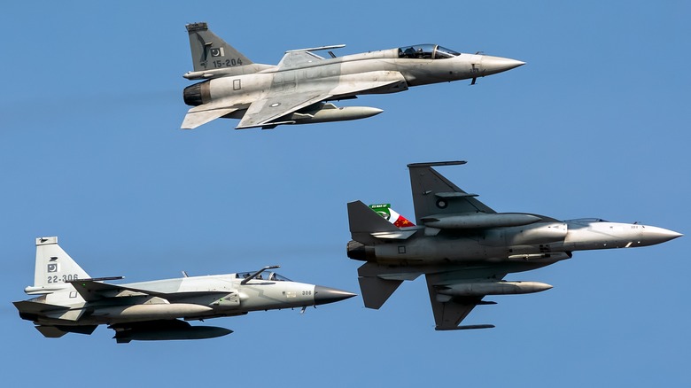 JF-17s flying in formation