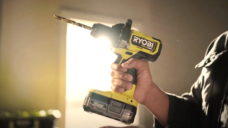 Power drill with EDGE battery