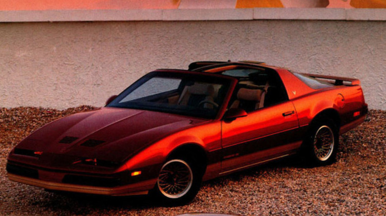 1986 Pontiac Firebird Trans Am, front-left three-quarter view