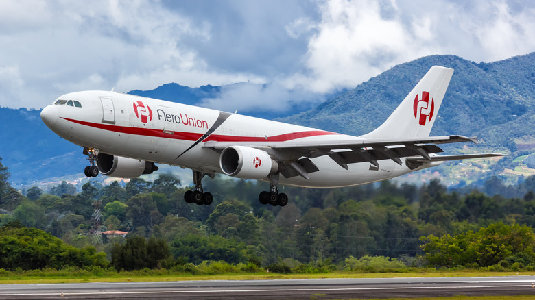 Airbus A300 taking off