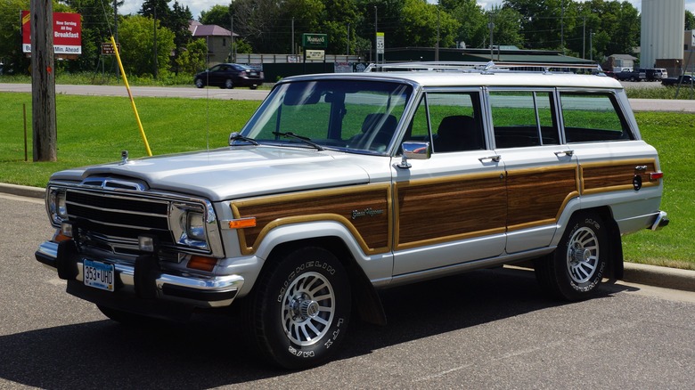 1990 Jeep Grand Wagoneer