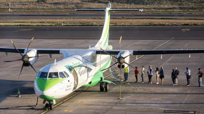 ATR 72 loading passengers