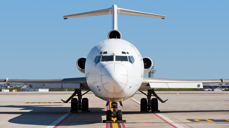 Boeing 727 forward view