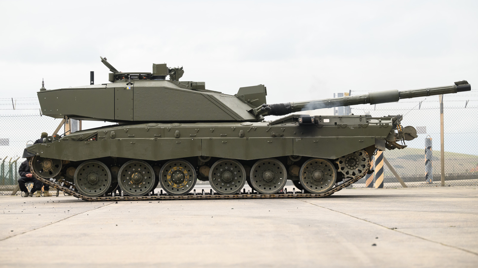 UK considering whether to give Ukraine heavy Challenger 2 tanks