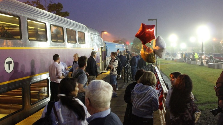 CapeFLYER passengers on the platform