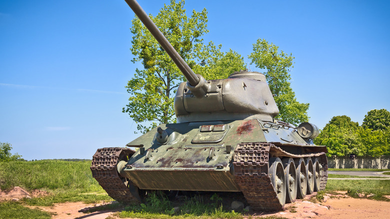 A T-34-85 tank outside