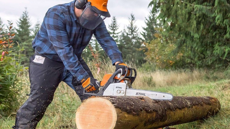 Worker using Stihl MS 170